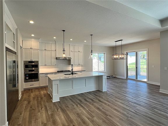 3rd image of 709 Pelican Dr