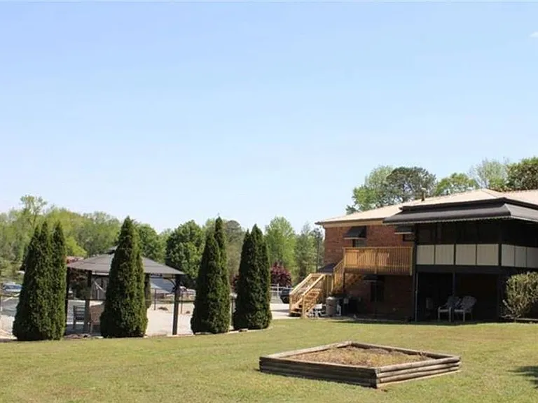 426 Atlanta Hwy — Photo 3
