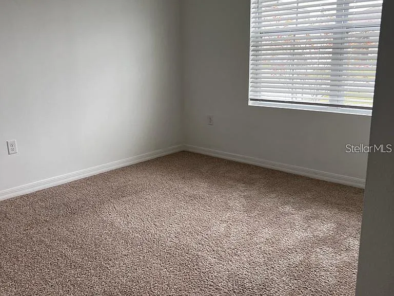 521 Nicken Grv — Photo 8