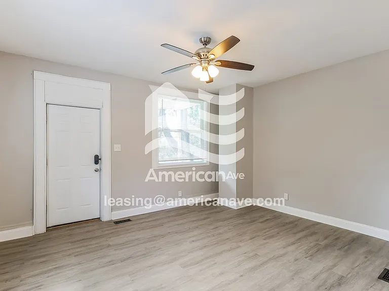88434_003_living_room_13978644.jpg