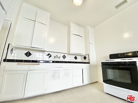 5th image of 340 N Gardner St #1