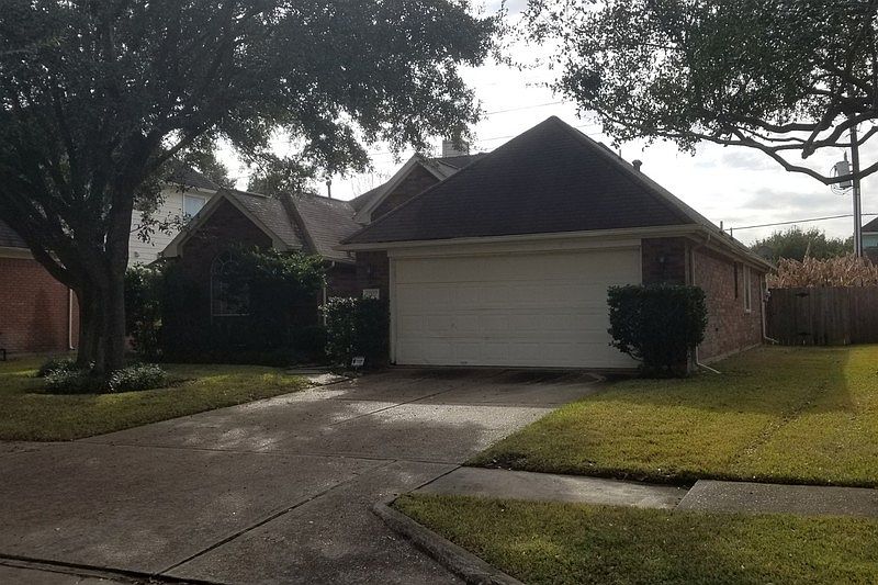 1st image of 17807 Scenic Oaks Dr