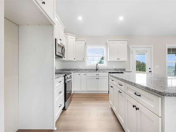 5th image of 108 Owen Martin Ln