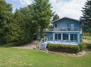 10711 Rockledge Dr E, Henderson, NY 13605