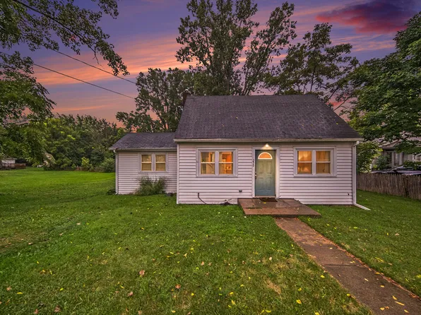 230 Water St, Grass Lake, MI 49240