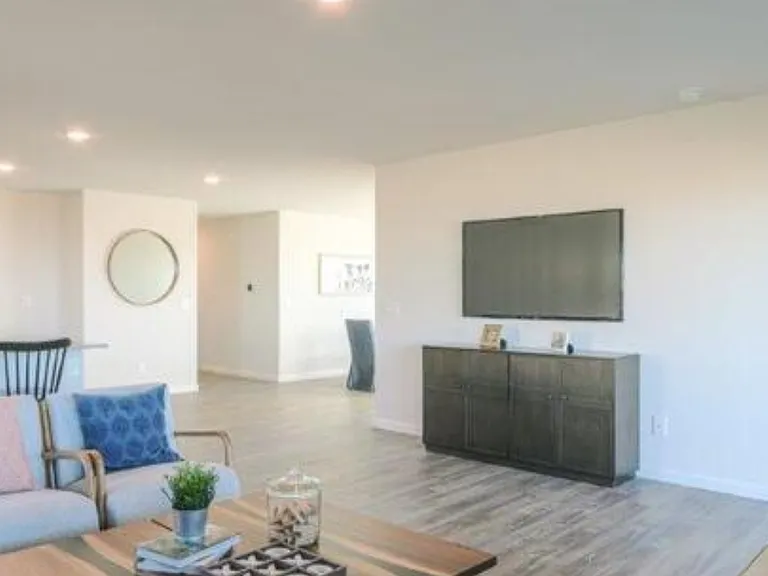 2440 Tapatio Dr — Photo 9