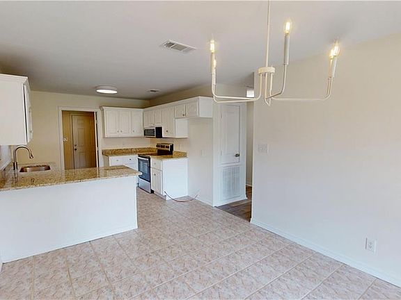 4th image of 3193 Laurel Oak Dr