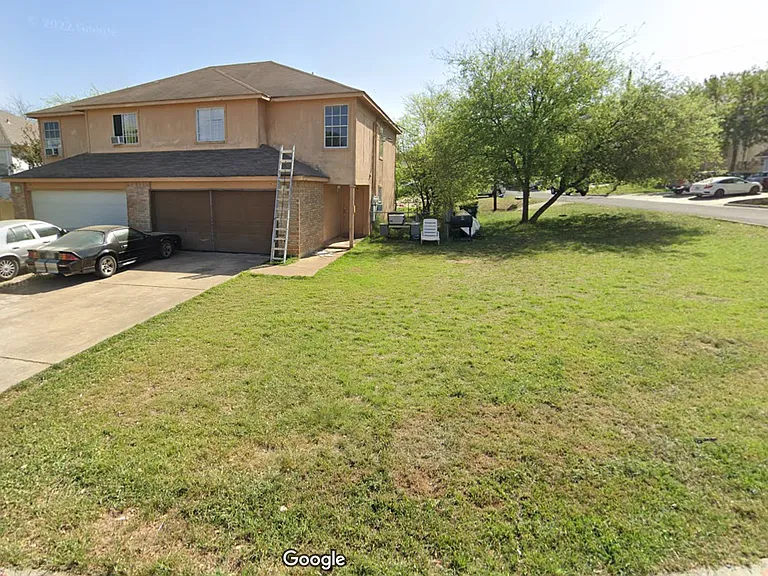 1000-1002 Sagewood Trl #1000 — Photo 1