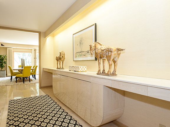 Entry to Living Area