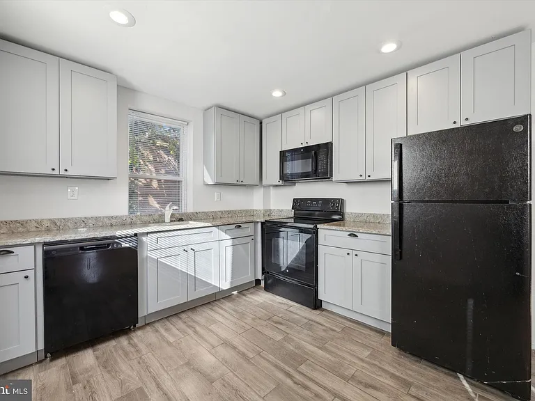518 N 40th St #3 — Photo 5