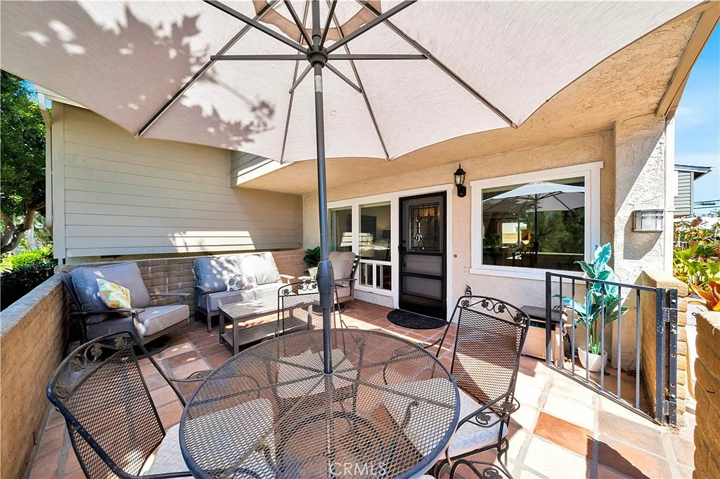 3 bed, 2.5 bath, 1380 sqft, $5,600 — Photo 3