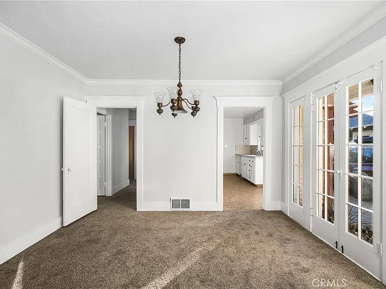 243 N Grand St — Photo 8