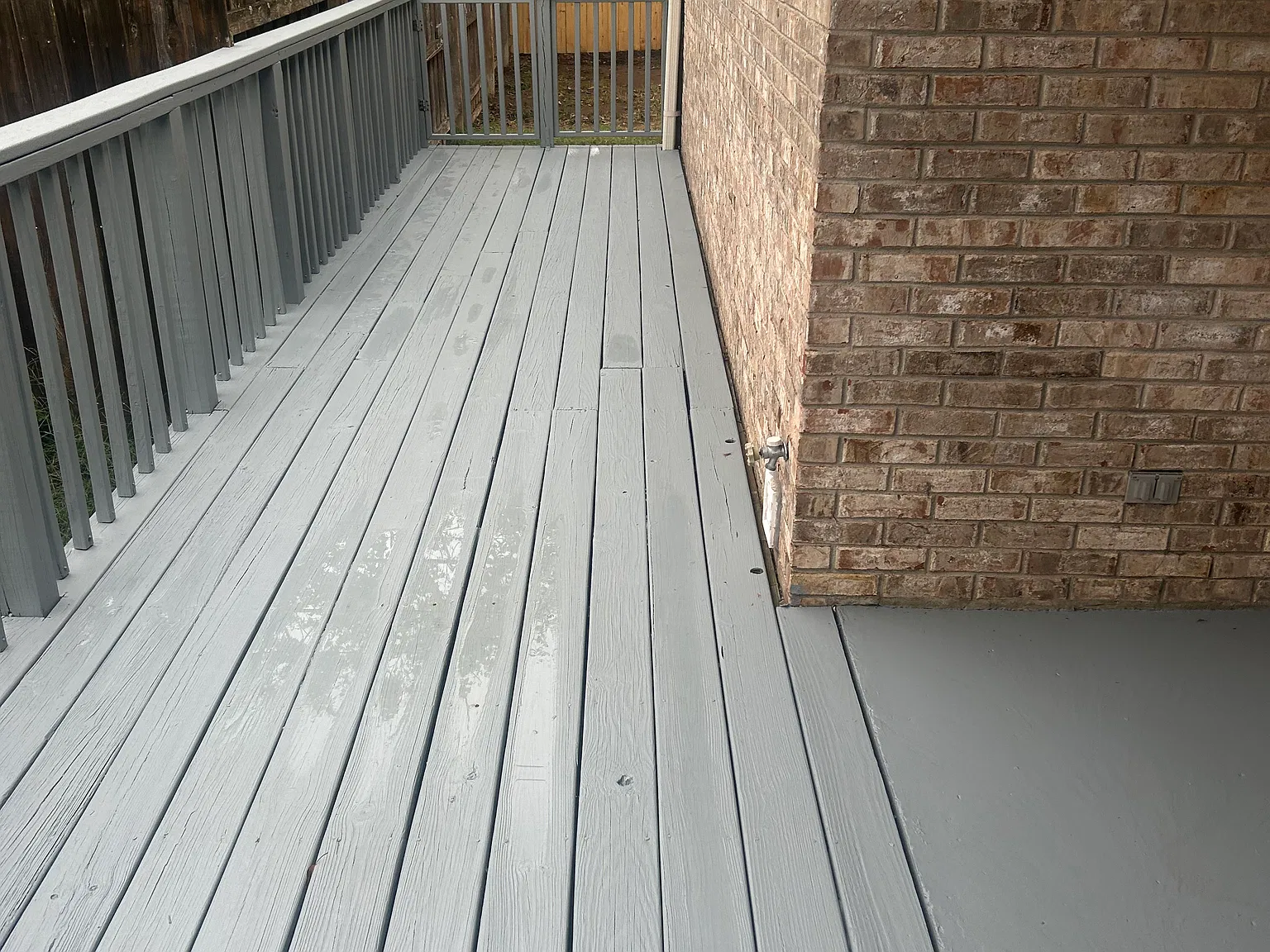 605 Hillbrook Dr — Photo 3
