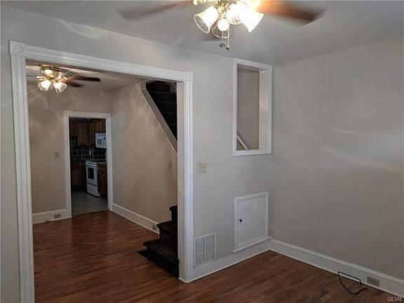 3rd image of 2714 Columbia St