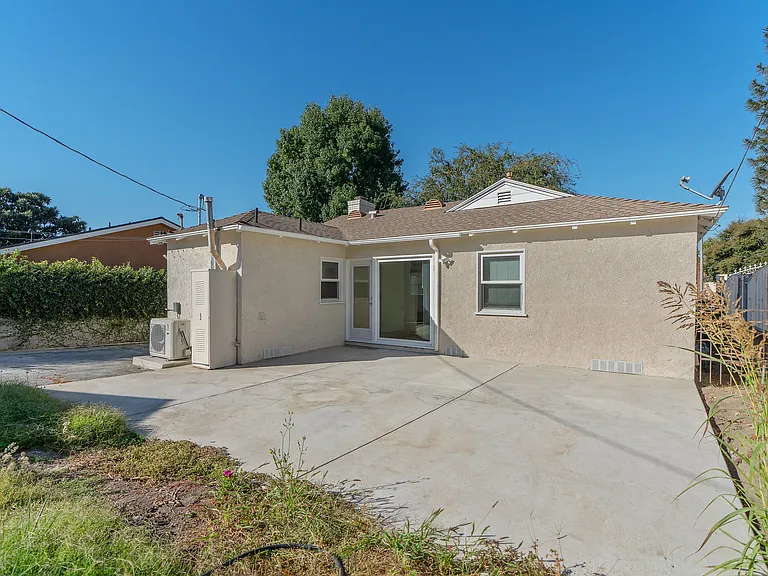 3054 N Frederic St — Photo 29
