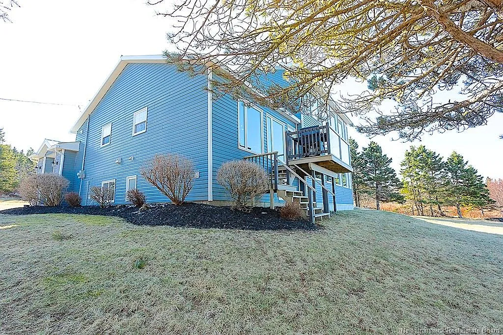 3 bed, 2.5 bath, 2633 sqft, $4,300 — Photo 4