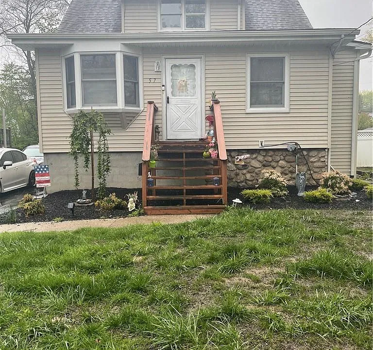 57 Hunt Ave #2