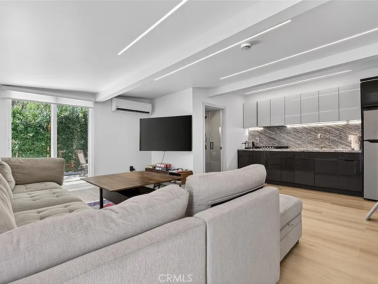 10804 Paso Robles Ave — Photo 1