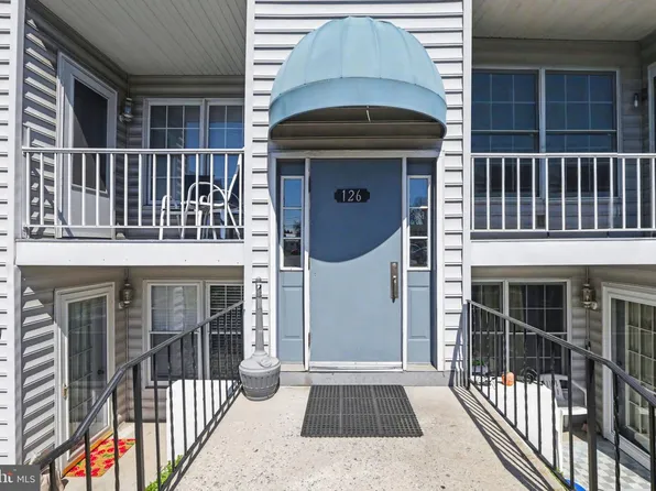 126 W Portland St, Mechanicsburg, PA 17055