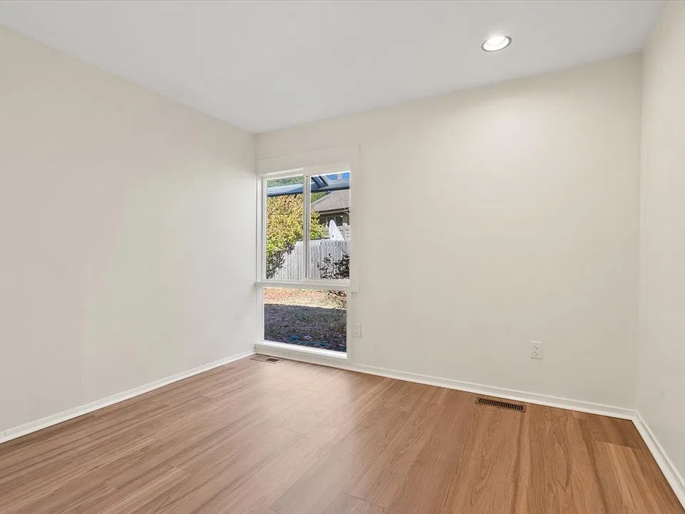 10116 Parkwood Ter