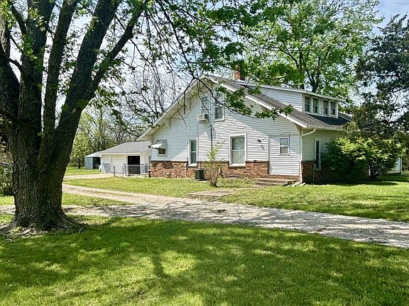 3rd image of 2376 Jayhawk Rd
