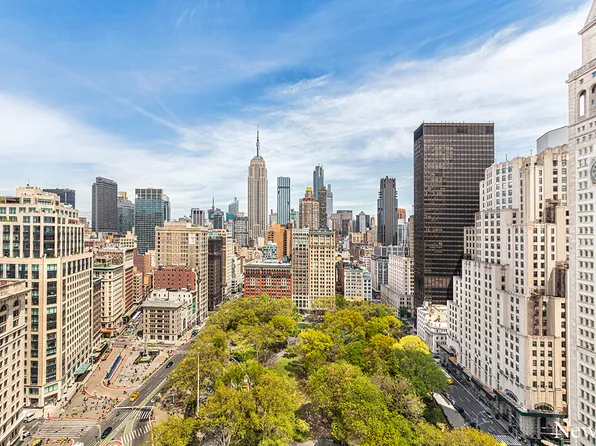 5 East 22nd Street image 1 of 10