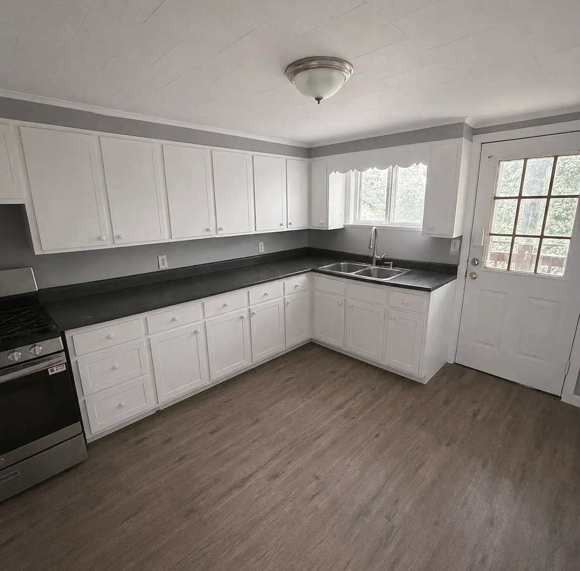 163 Mechanic Street - 3 — Photo 1