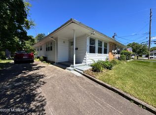 8 Palm Springs Ct, Toms River, NJ 08753