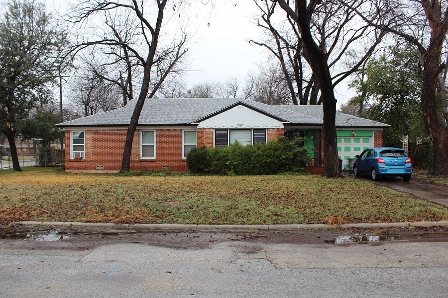 1st image of 2801 Mimosa Park Dr
