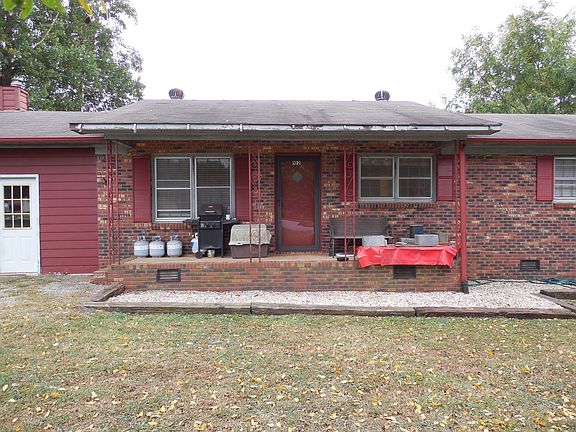 2nd image of 102 Hemingway Ln