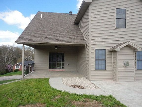 2nd image of 3038 Mercedes Ln