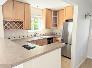 4970 SW Landing Dr APT 204, Portland, OR 97239