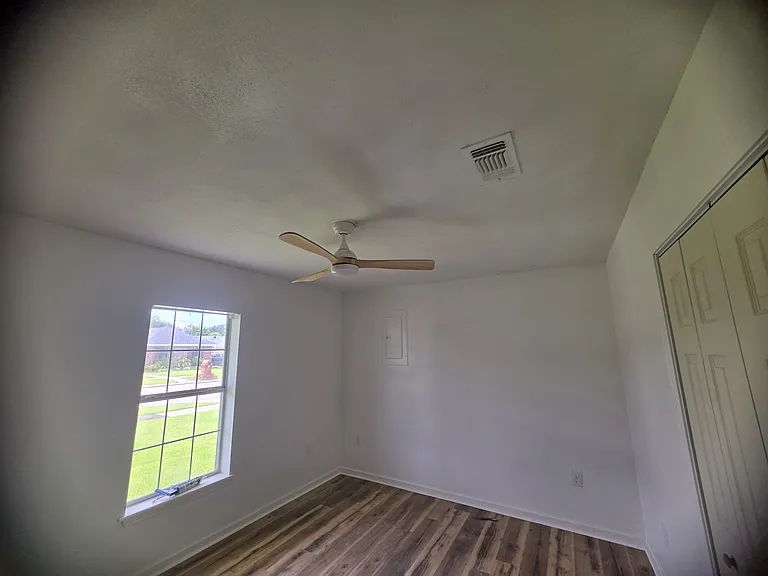 601 Cavaness Dr — Photo 3