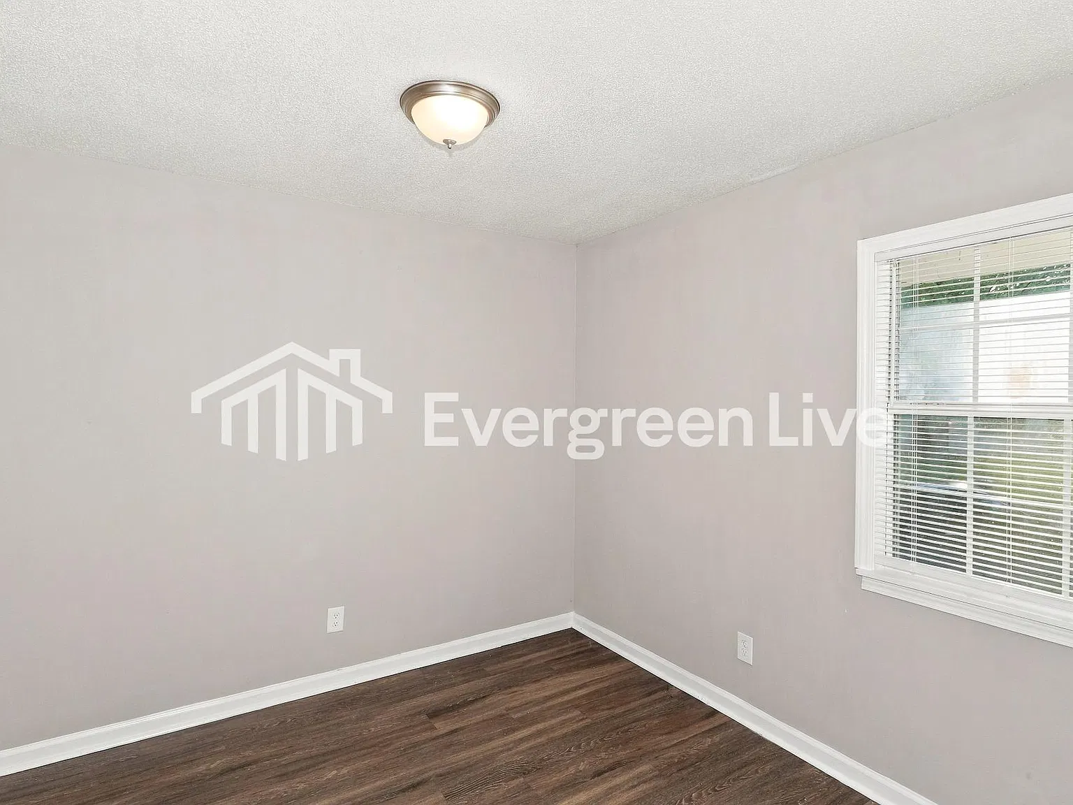 3 bed, 3.0 bath, 1286 sqft, $1,195 — Photo 3