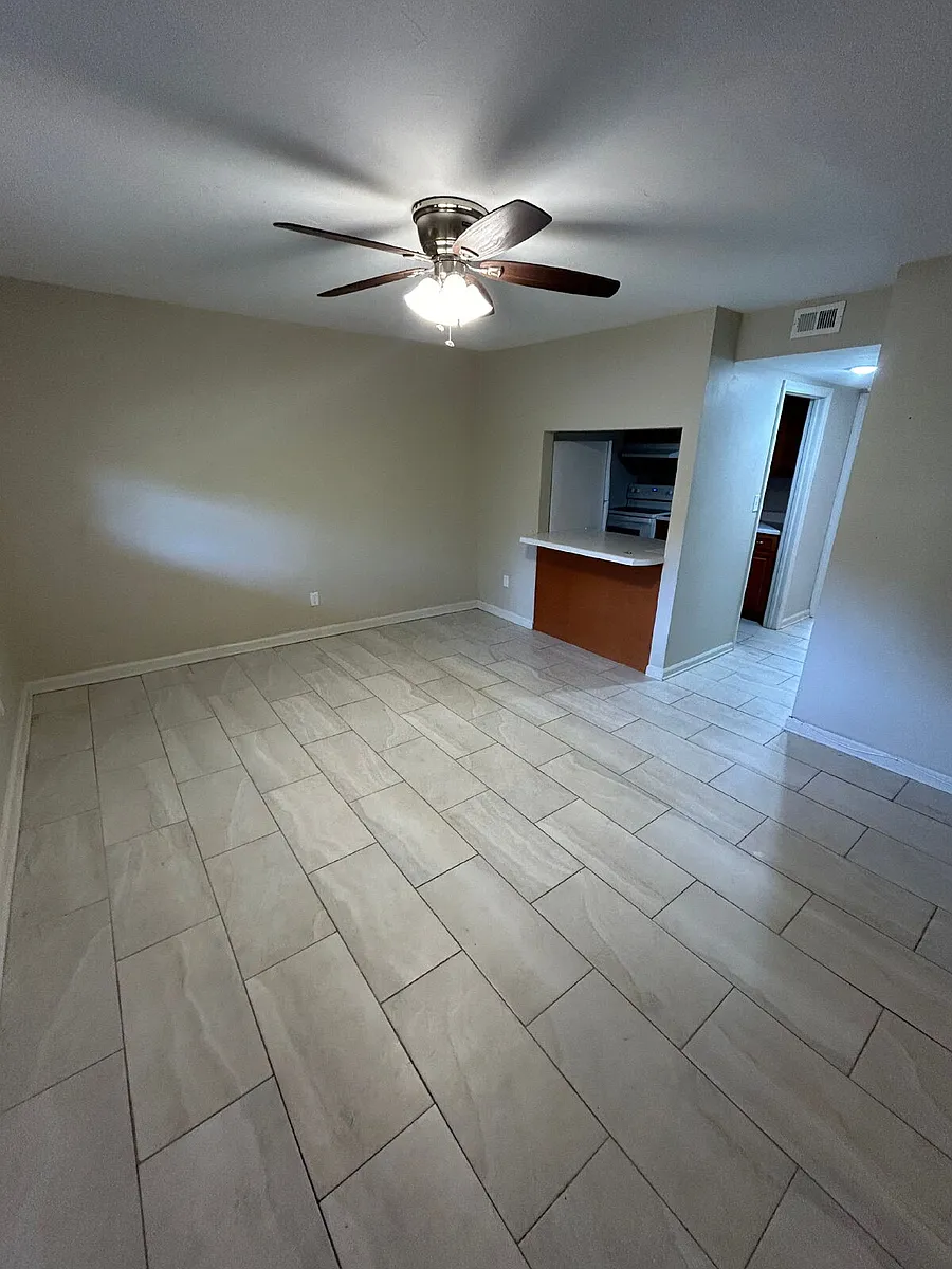 Building Photo - 1810 Pasco St #7