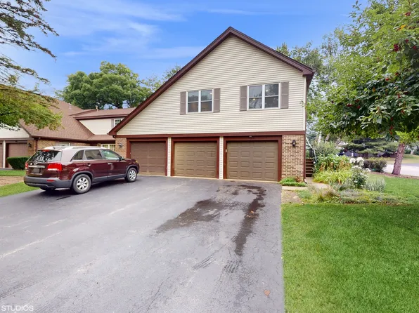 1009 Oak Valley Dr, Cary, IL 60013