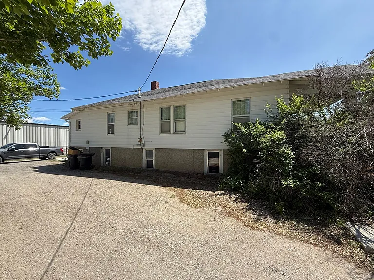 825 N Broadway Ave. — Photo 52