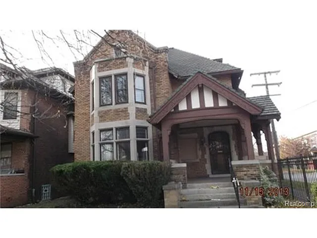 1523 Seyburn St photo 1