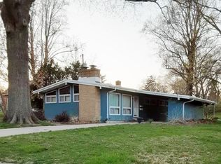 104 Greenwood Dr E, Burlington, IA