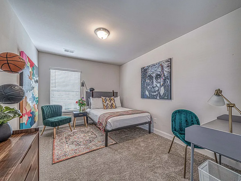 New Classically designed Duet style homes for Rent in Charlotte — Photo 32
