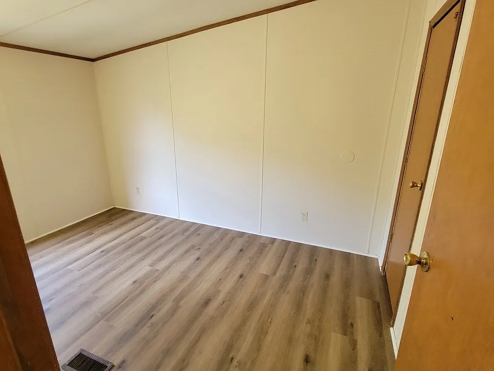 3 bed, 2128 sqft, $1,300 — Photo 4