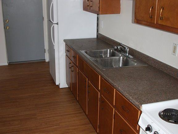 5th image of 3151 Northwood Ave APT 21