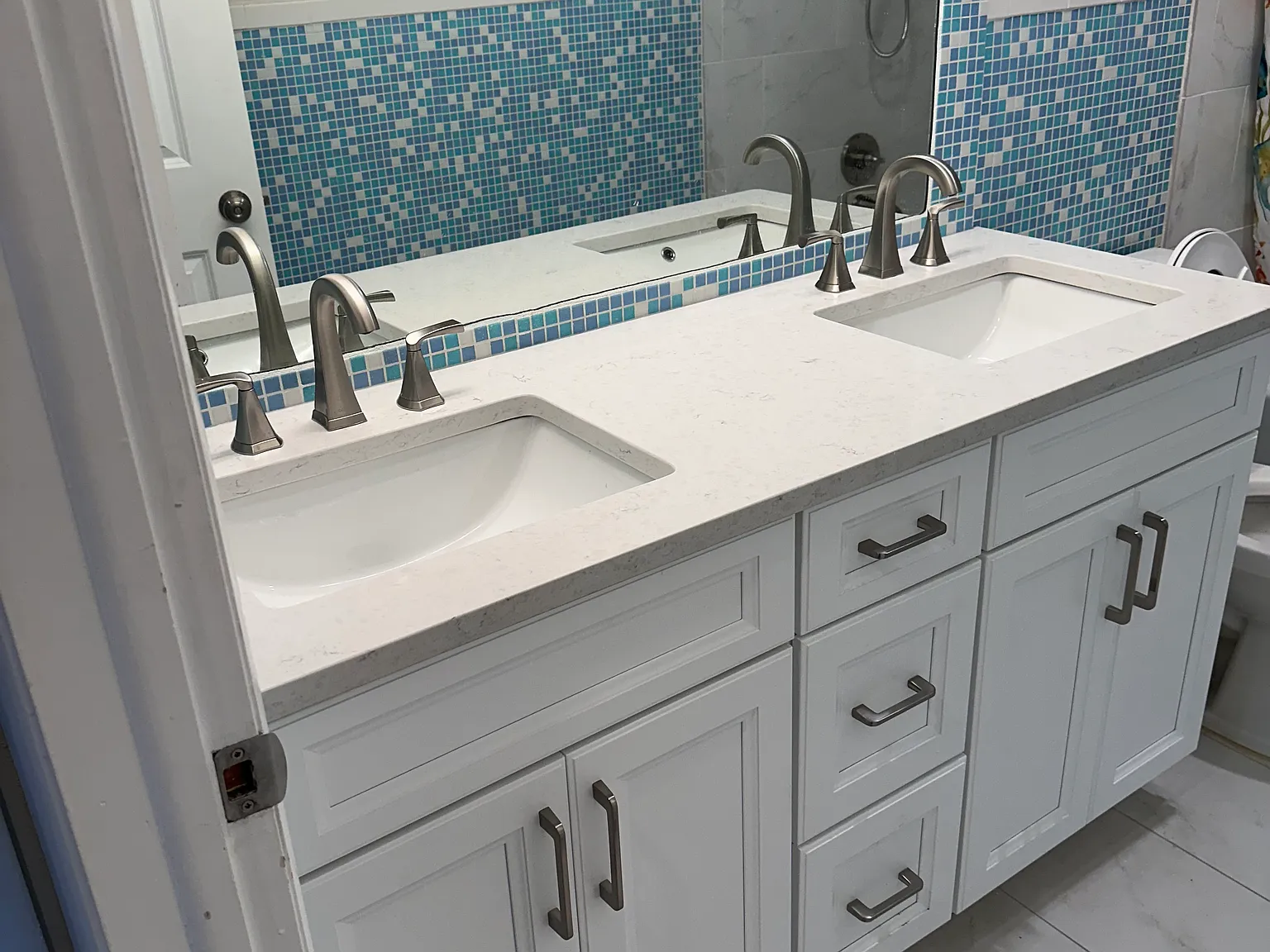 5 bed, 2952 sqft, $16,950 — Photo 4