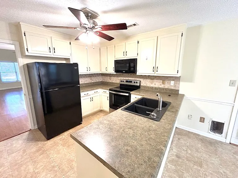 122 W Lake Cir — Photo 5