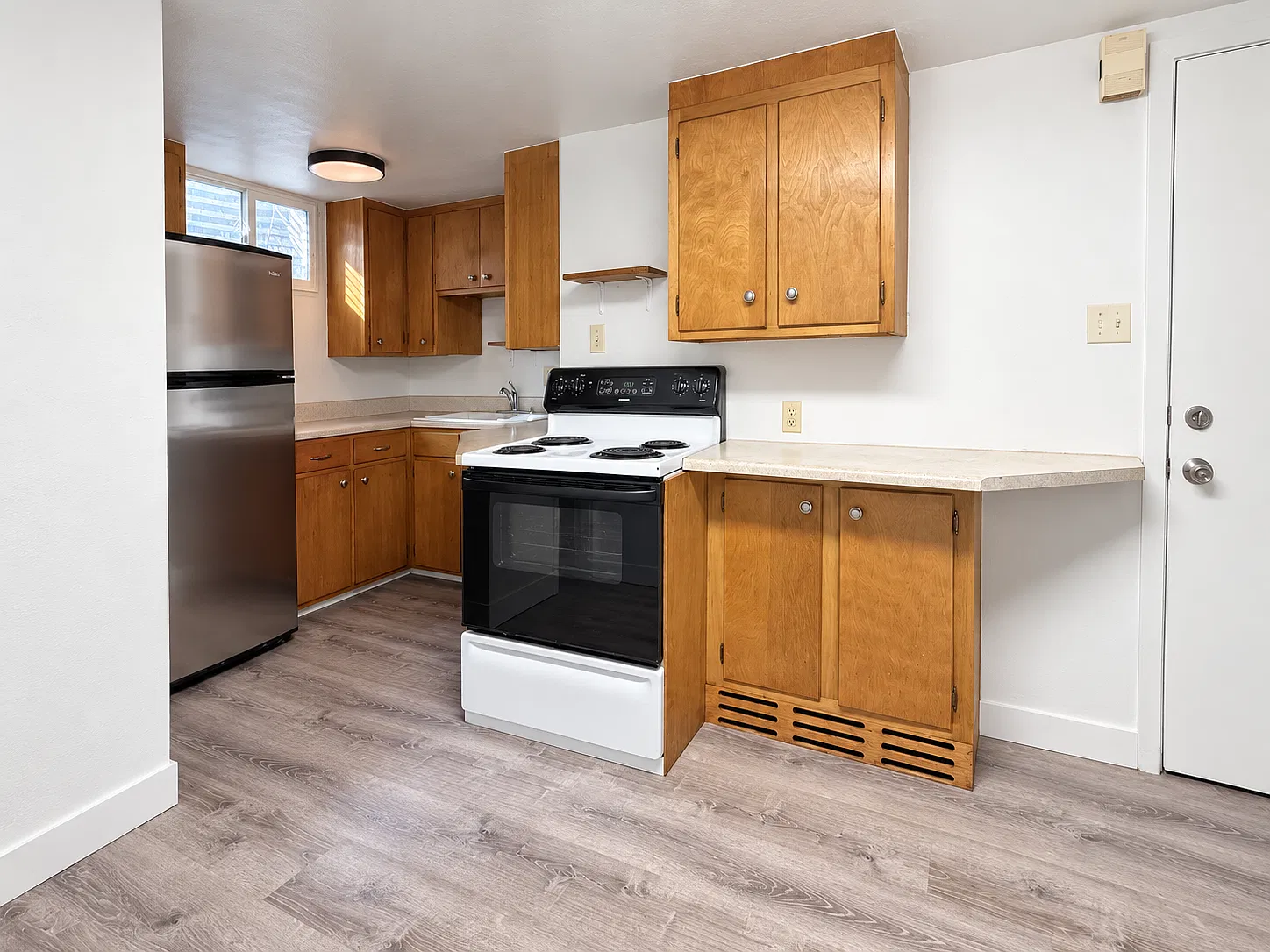 2 bed, 744 sqft, $1,350 — Photo 4
