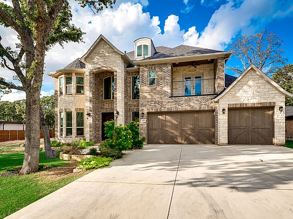 3rd image of 536 Oak Grove Ln