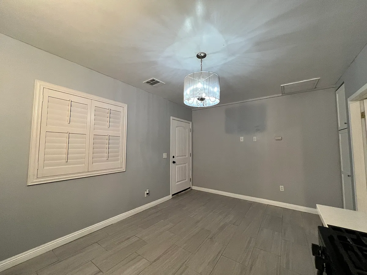 Building Photo - 8203 Buhman Ave #1