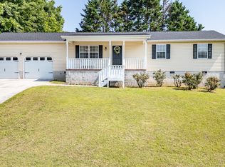 363 Rodeo Dr, Rock Spring, GA 30739