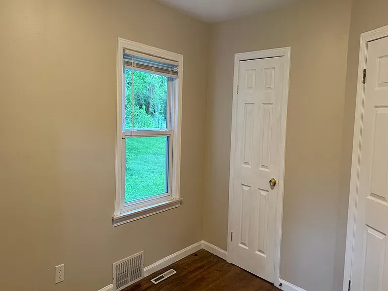 3379 Crooks Rd — Photo 13