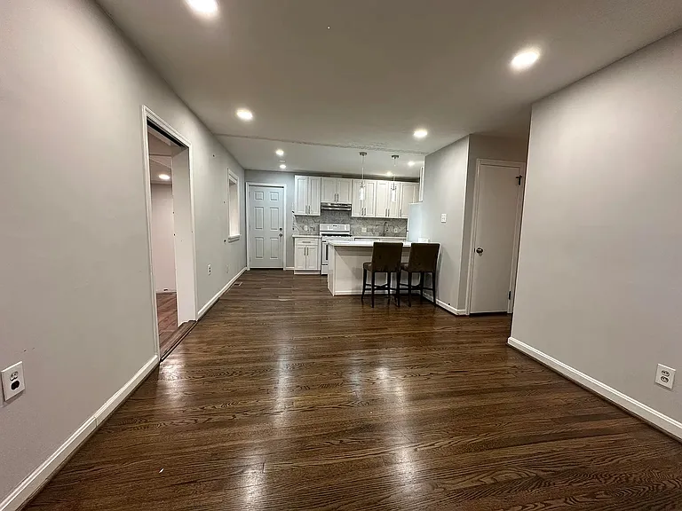 601 Madison St — Photo 2